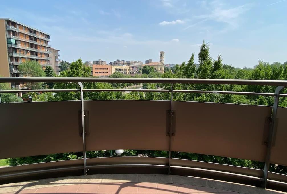 Incantevole - 15 Minuti Da Duomo + Wifi, Parking San Donato Milanese Exteriör bild